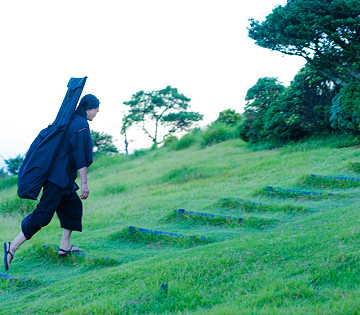 Cathedrals of green. Movement, health, and the call of the forest