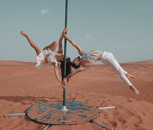 Barra Lupit pole con podio recubrimiento en polvo, patas largas