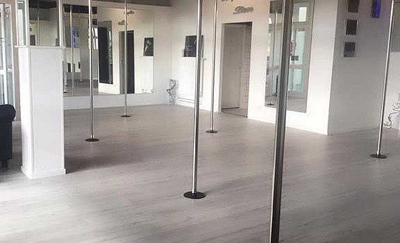 Zero Gravity pole