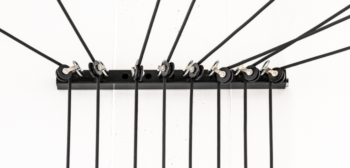 Pulley for aerial studios