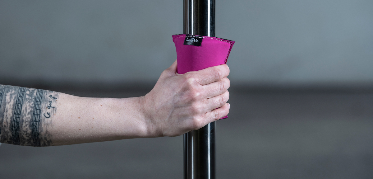 Una barra de pole dance correctamente instalada y mantenida es fundamental para practicar de forma segura.